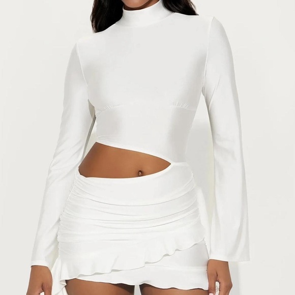 NWT White belle sleeve cut out mini dress with ruffles - Picture 6 of 6